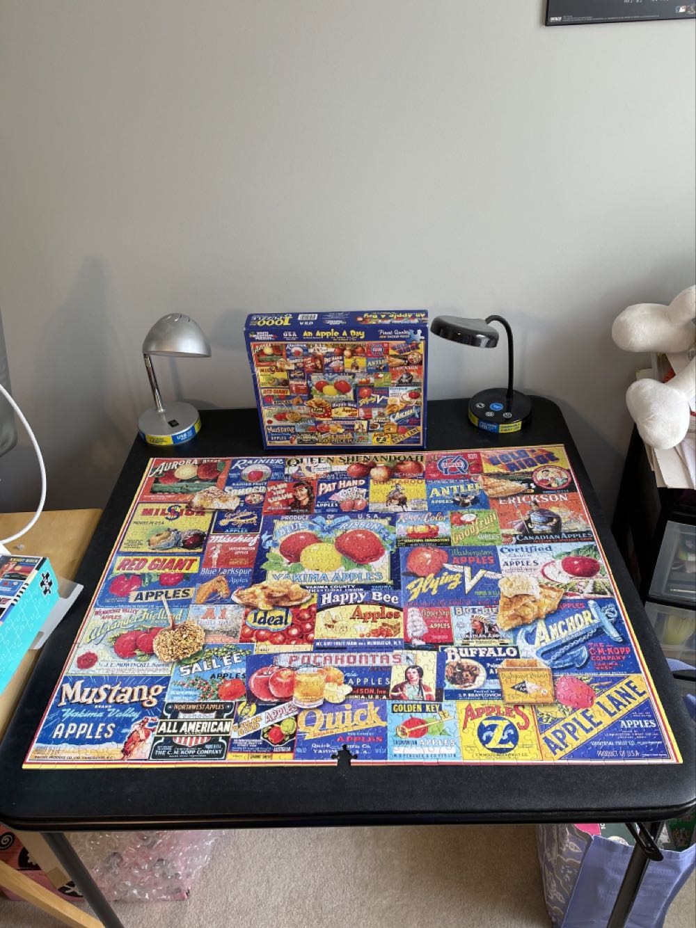 An Apple A Day/#2/Sell/Ship - White Mountain Puzzles puzzle collectible [Barcode 724819256426] - Main Image 3