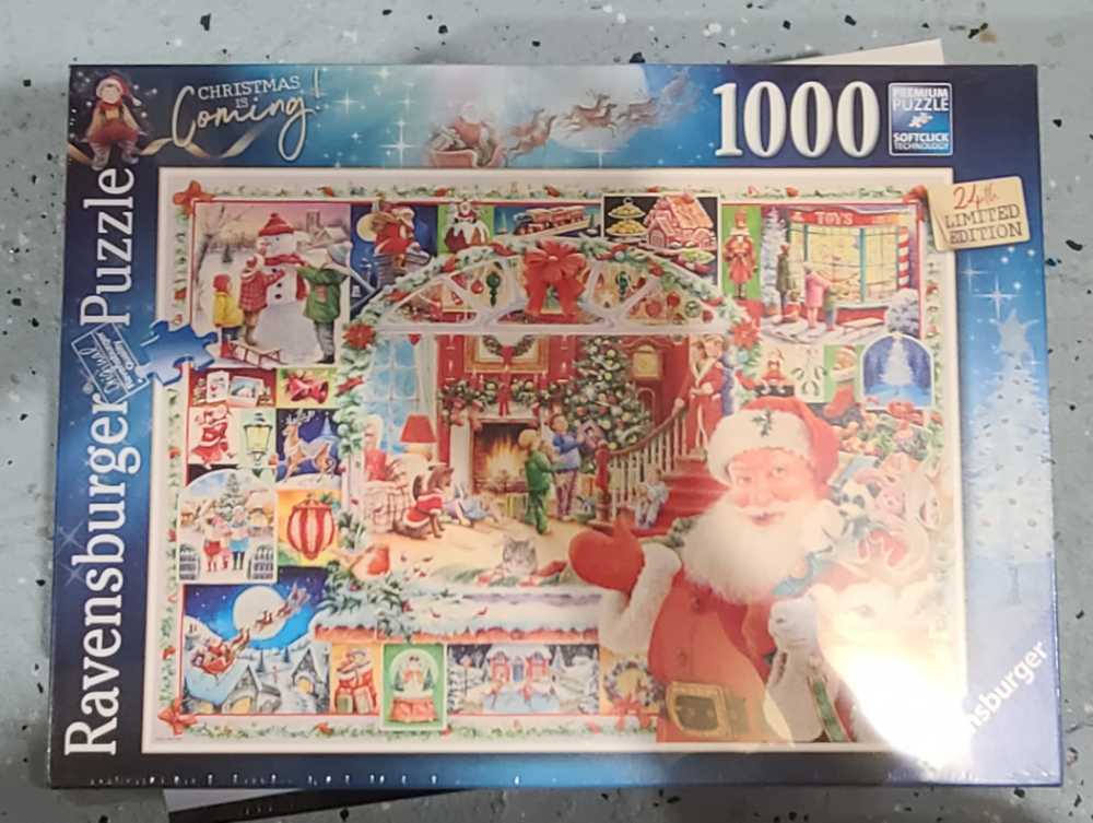 Christmas Is Coming! - Ravenburger puzzle collectible [Barcode 4005556165117] - Main Image 3
