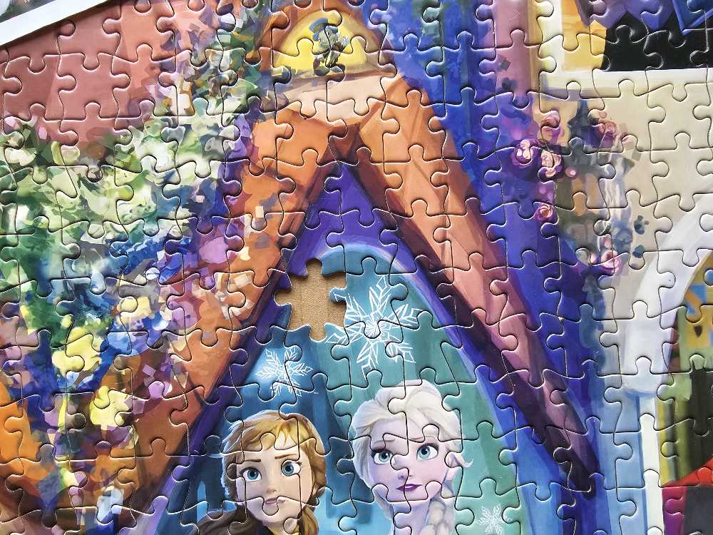 Princess Castles - Ceaco puzzle collectible [Barcode 021081350297] - Main Image 4