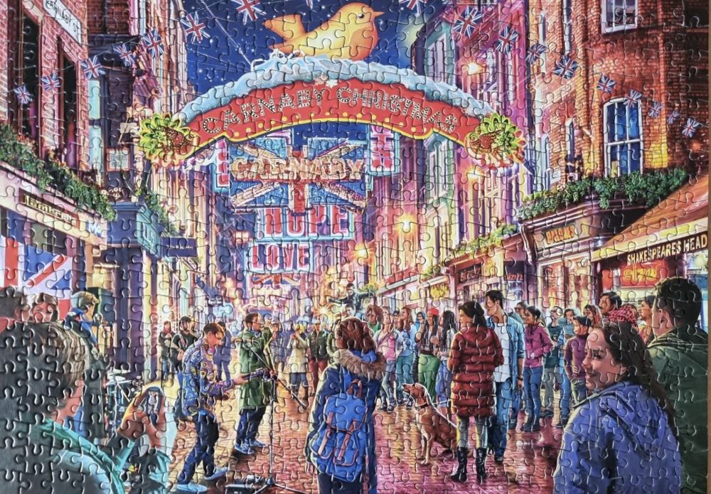 Carnaby Street - Gibsons puzzle collectible [Barcode 5012269031249] - Main Image 3