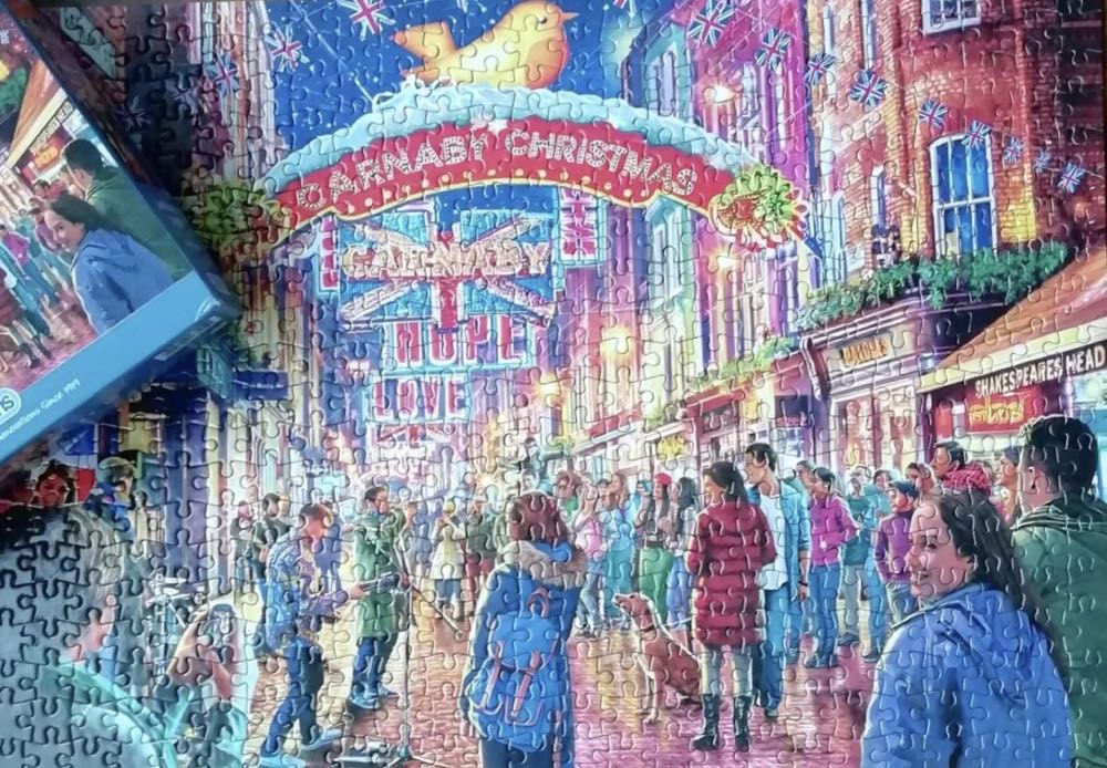 Carnaby Street - Gibsons puzzle collectible [Barcode 5012269031249] - Main Image 4