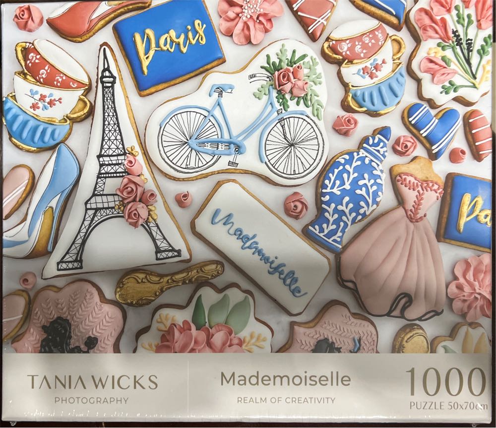 Dream Cottage Retreat 350 Piece 14” Diameter Round Jigsaw