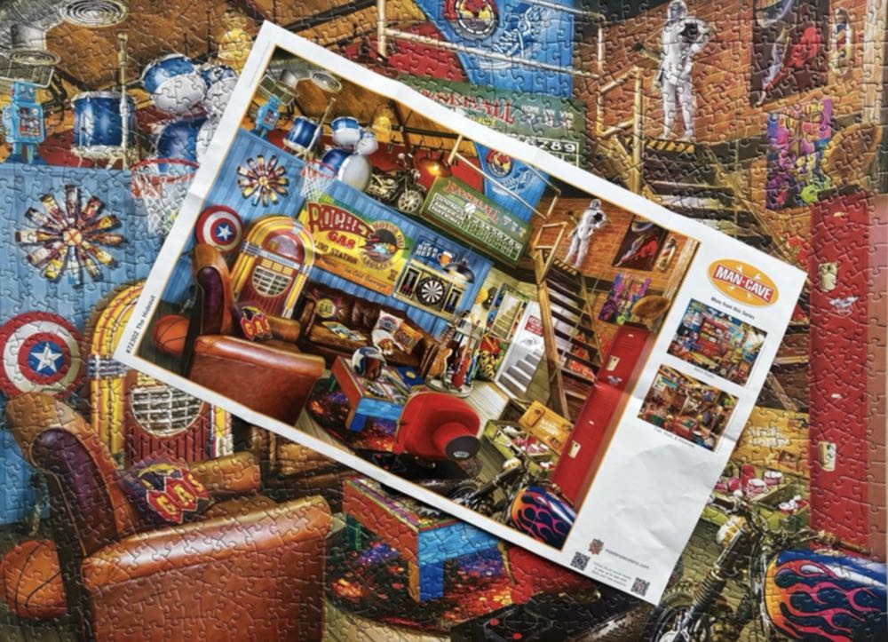  Man Cave - Master Pieces puzzle collectible [Barcode 705988723018] - Main Image 4