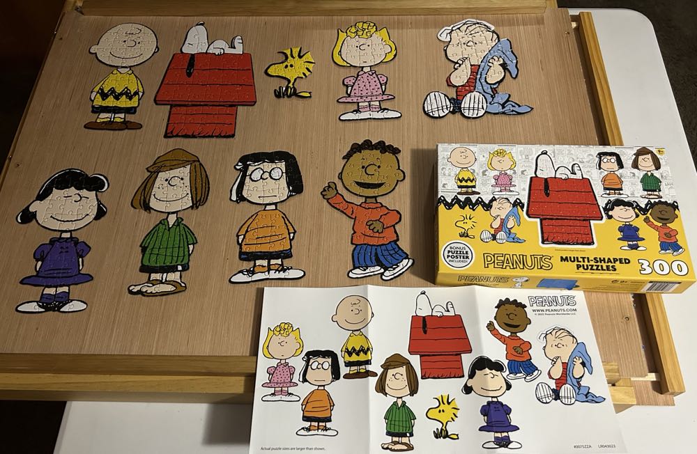 Peanuts: Shaped Characters- SOLD - Rose Art puzzle collectible [Barcode 4895145459686] - Main Image 4