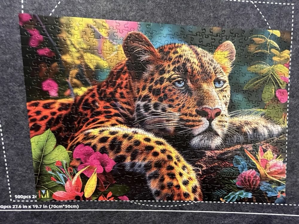 Reclining Leopard - Cherry Pazzi puzzle collectible [Barcode 5903728720166] - Main Image 2