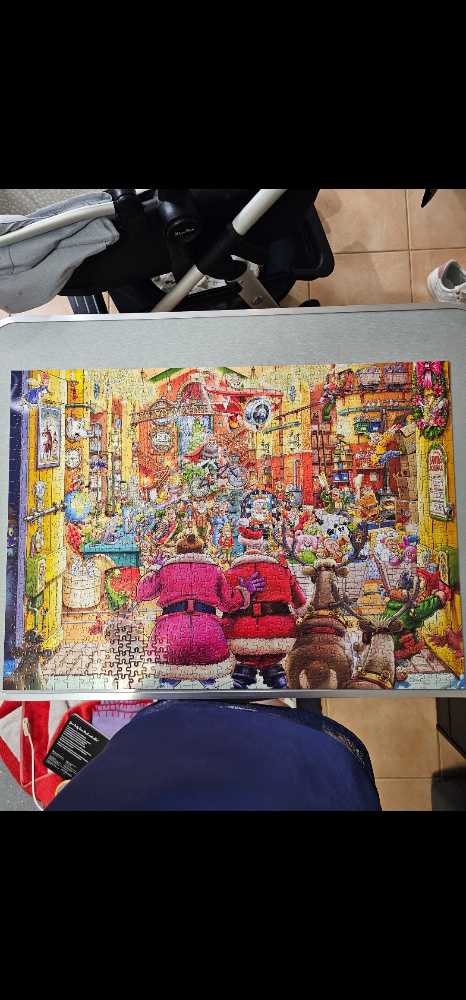 Wasgij Christmas 17 - Elf Inspection - Holdson puzzle collectible [Barcode 9414131775095] - Main Image 2