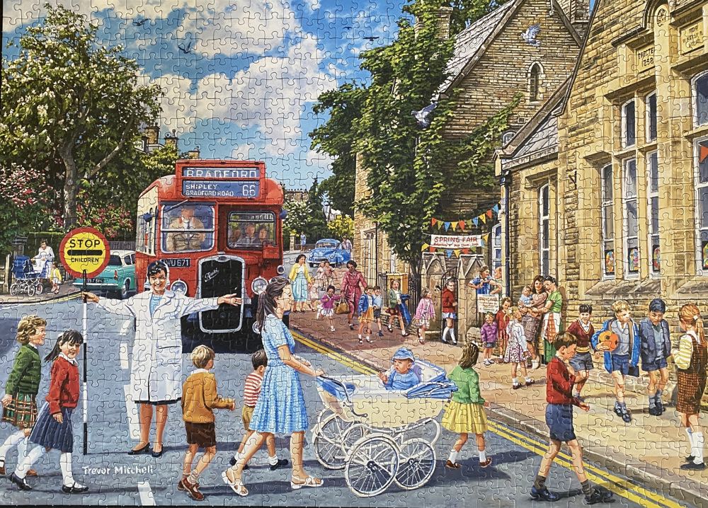 The Lollipop Lady - Gibsons puzzle collectible [Barcode 5012269063905] - Main Image 2