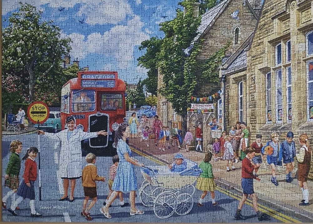 The Lollipop Lady - Gibsons puzzle collectible [Barcode 5012269063905] - Main Image 3