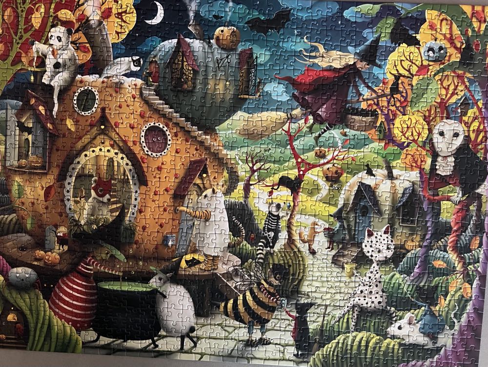 Happy Halloween - Ravensburger puzzle collectible [Barcode 4005556169139] - Main Image 2