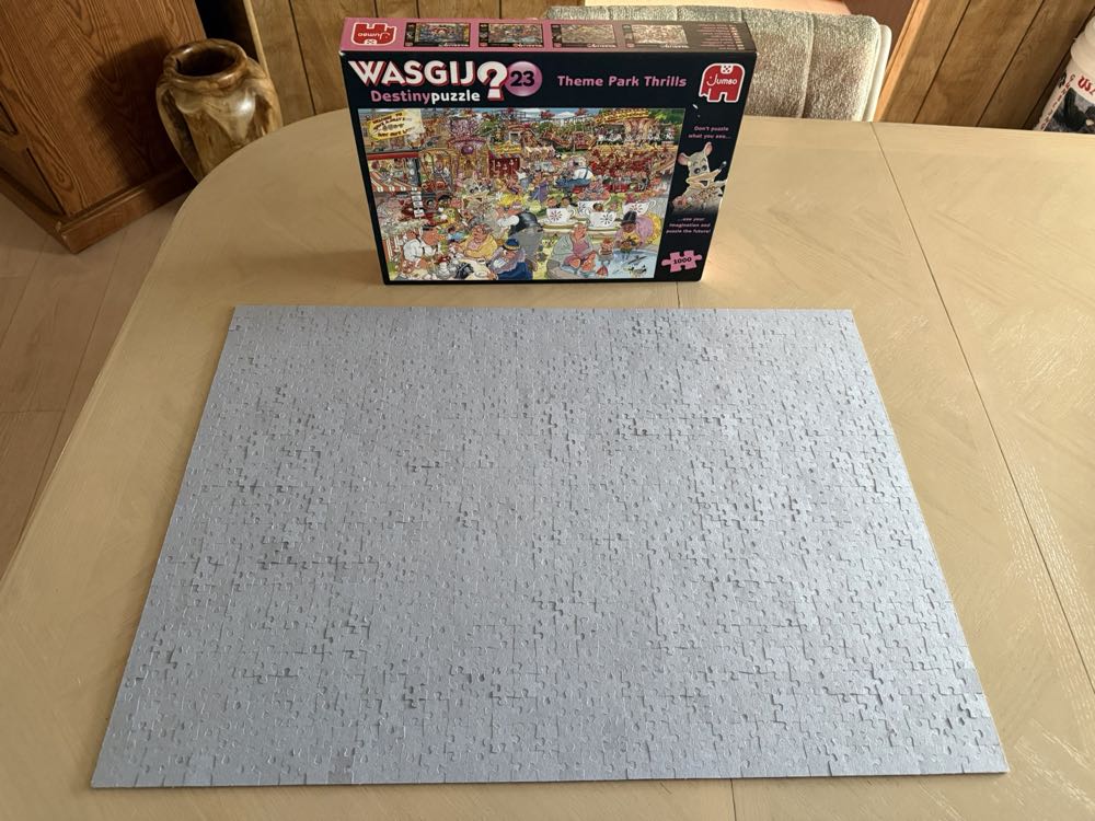 Wasgij? Theme Park Thrills (D23) - Jumbo puzzle collectible [Barcode 8710126250051] - Main Image 4