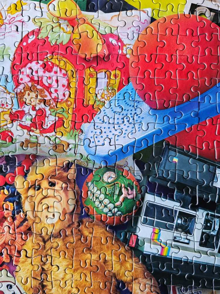 We Love The 80’s - Gibsons puzzle collectible [Barcode 5012269071450] - Main Image 3