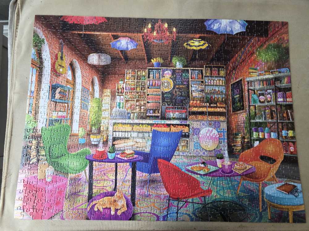 Boho Coffeeshop - RoseArt puzzle collectible [Barcode 4895145450621] - Main Image 4