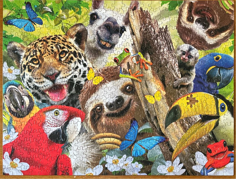 Selfies Wild Animals - Ceaco puzzle collectible [Barcode 021081232821] - Main Image 2