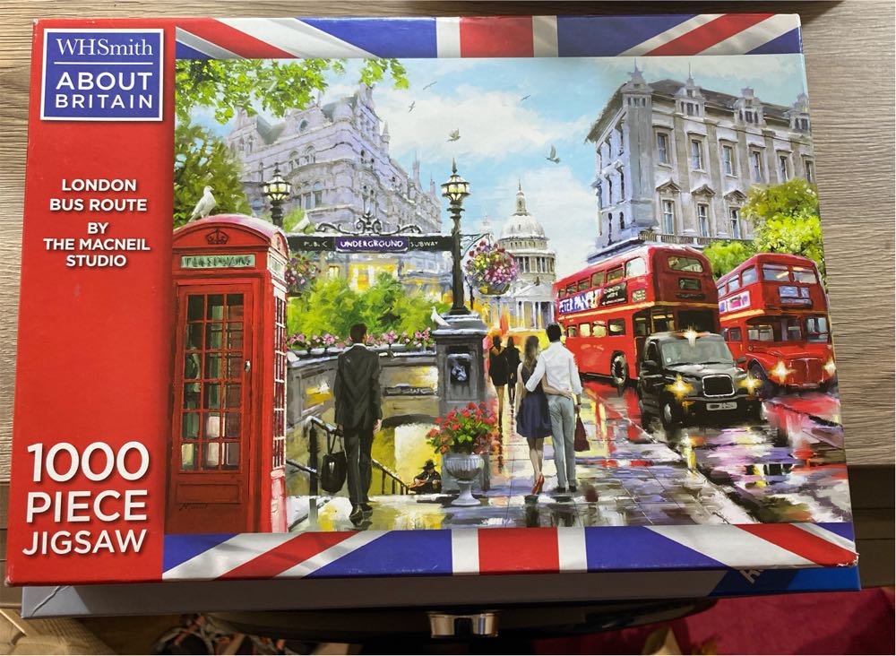 London Bus Route - WH Smith puzzle collectible [Barcode 5013872073527] - Main Image 2