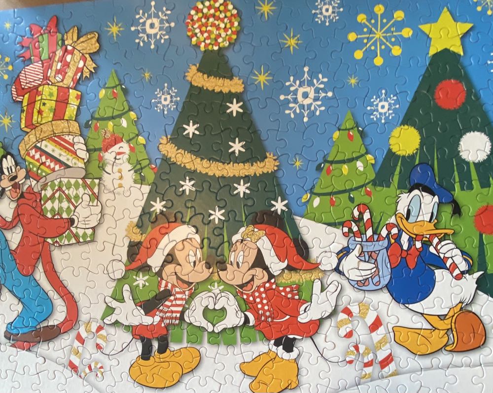 Holiday Love - Ceaco puzzle collectible [Barcode 120100003128] - Main Image 2