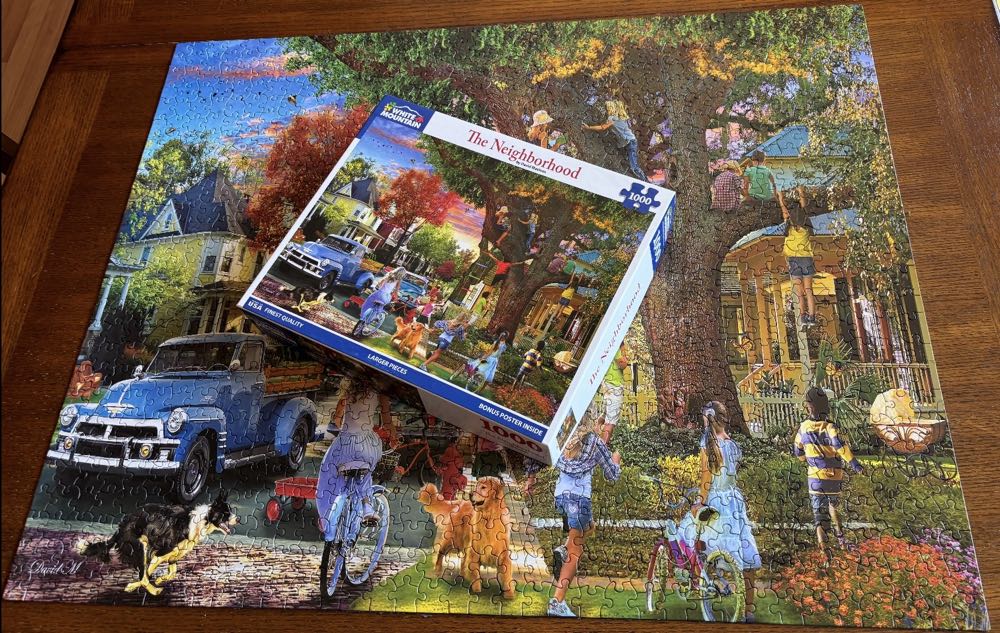 The Neighborhood - White Mountain puzzle collectible [Barcode 724819267552] - Main Image 4