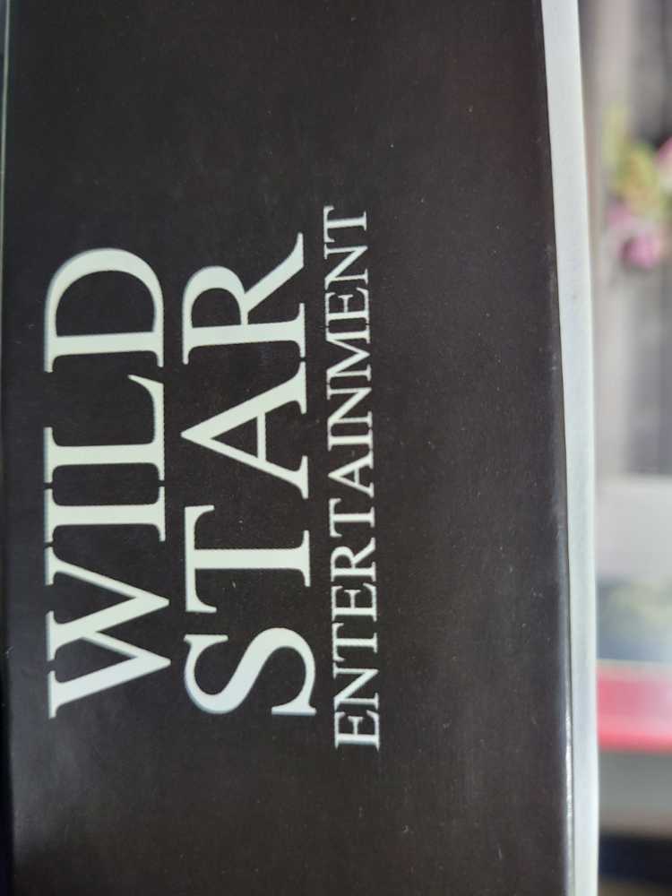 The Kiss - Wild Star Hearts puzzle collectible - Main Image 2