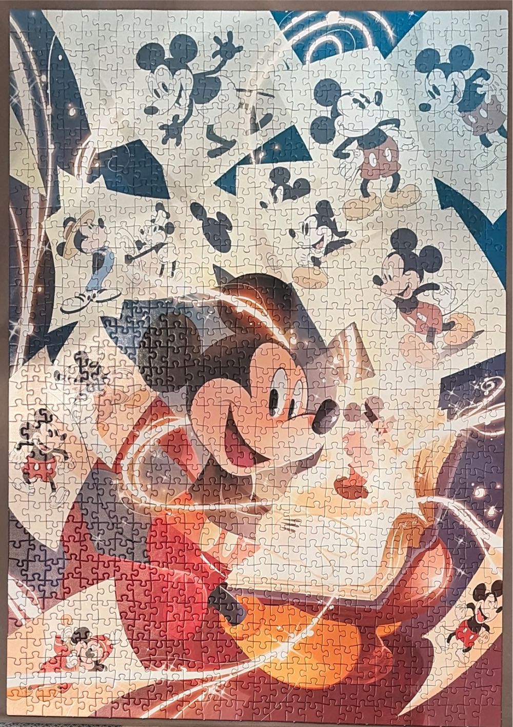 Mickey Mouse Celebration - Clementoni puzzle collectible [Barcode 8005125398119] - Main Image 2