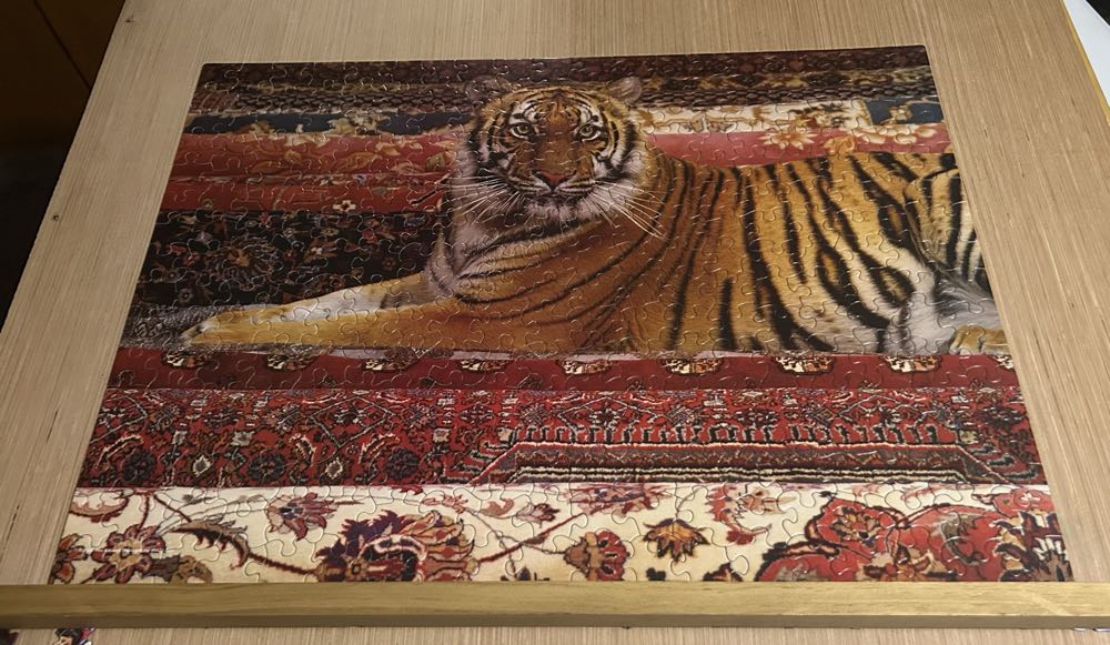 Tiger At Rest - MB Puzzle puzzle collectible [Barcode 076930494288] - Main Image 3