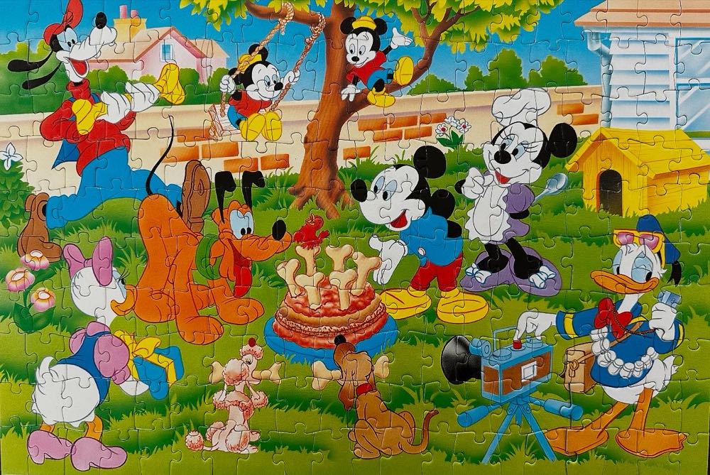 Pluto’s Birthday - Schmidt puzzle collectible [Barcode 4002998023258] - Main Image 2