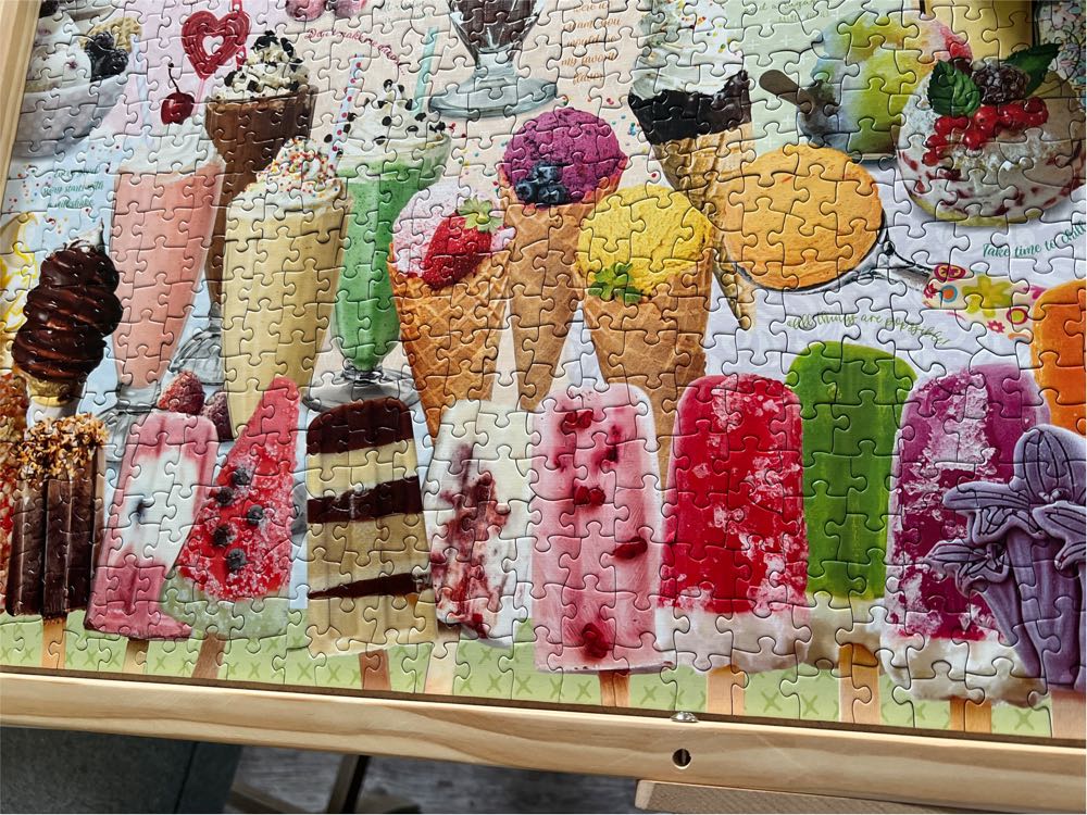 Frozen Treats - Cobble Hill puzzle collectible [Barcode 625012401111] - Main Image 4