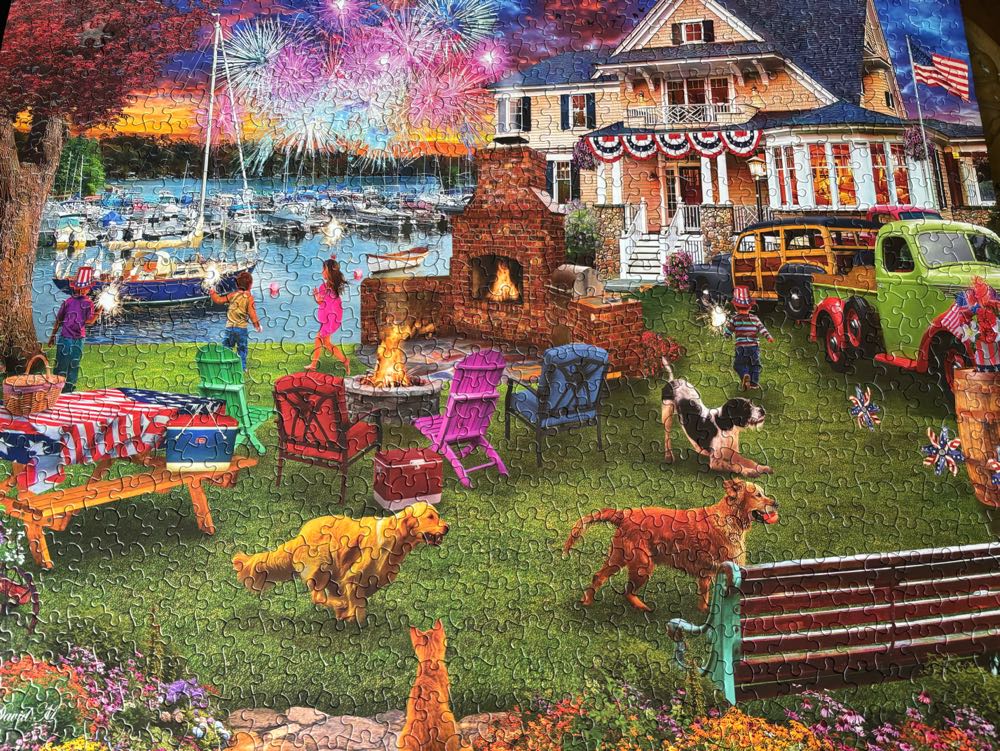 4th Of July - White Mountain puzzle collectible [Barcode 724819267279] - Main Image 4