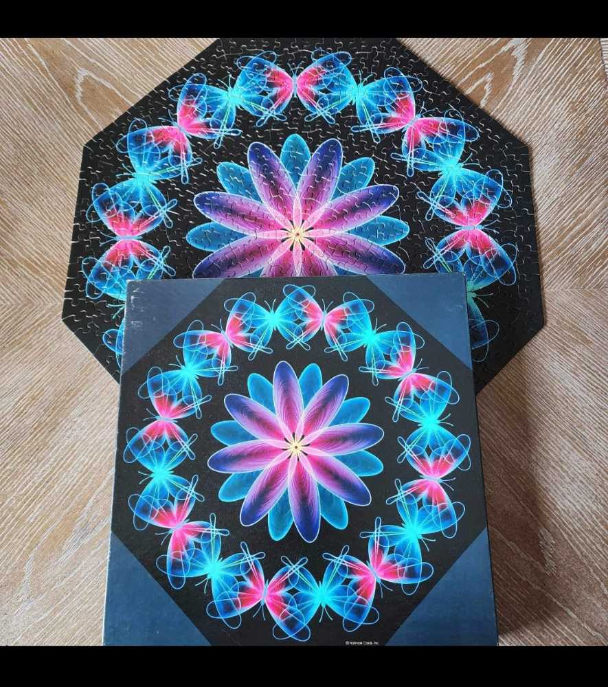 The Land Of Luminescence - Springbok 🇺🇸 puzzle collectible - Main Image 3