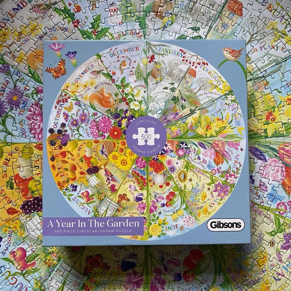 A Year In The Garden 🟦 - Gibsons puzzle collectible [Barcode 5012269037050] - Main Image 4