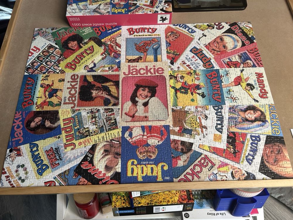 Jackie Etc - M&S puzzle collectible [Barcode 09182004] - Main Image 2