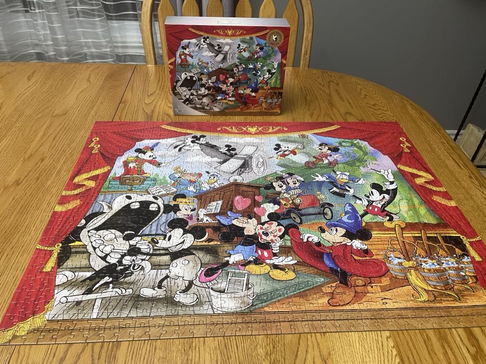 Mickey Through The Years - Ceaco puzzle collectible [Barcode 021081400145] - Main Image 3