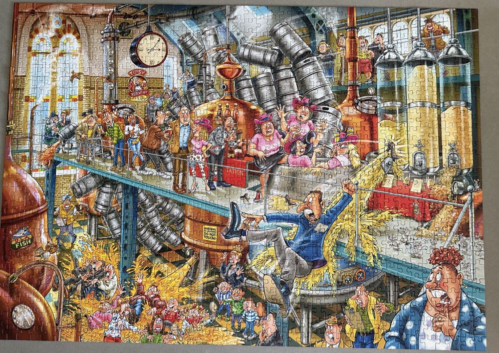 Mystery #21 ✅ Trouble Brewing - Wasgij puzzle collectible [Barcode 9414131774364] - Main Image 2