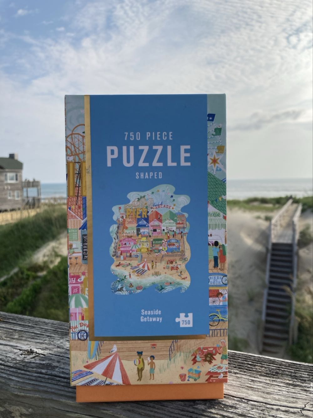 Seaside Getaway 🧩 - Lantern Press puzzle collectible [Barcode 744252649067] - Main Image 2