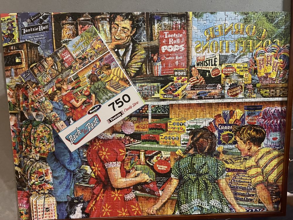 Tootsie Candy Store- STEPHANIE  - Roseart puzzle collectible [Barcode 4895145457514] - Main Image 3