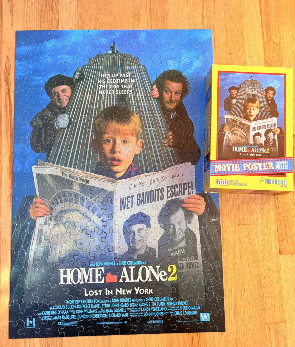 Home Alone 2: Lost In New York Movie Poster Puzzle - Milton Bradley puzzle collectible - Main Image 3