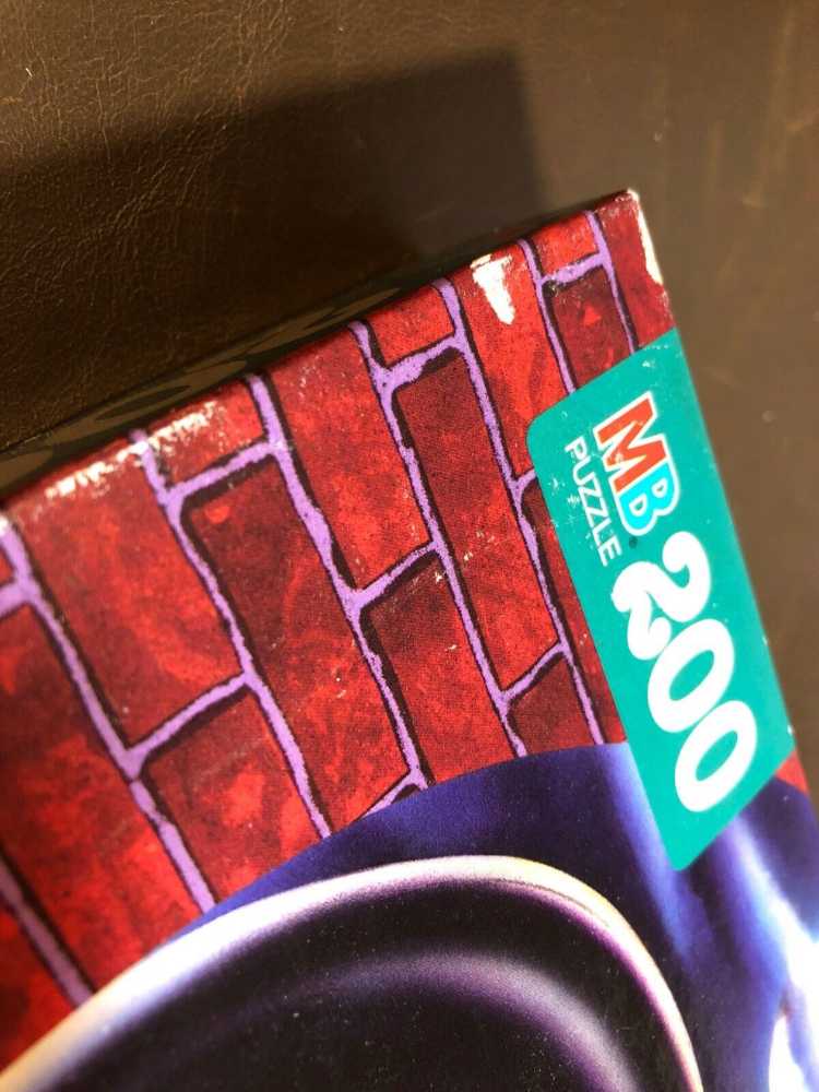 The Shadow - Milton Bradley puzzle collectible [Barcode 032244044786] - Main Image 2