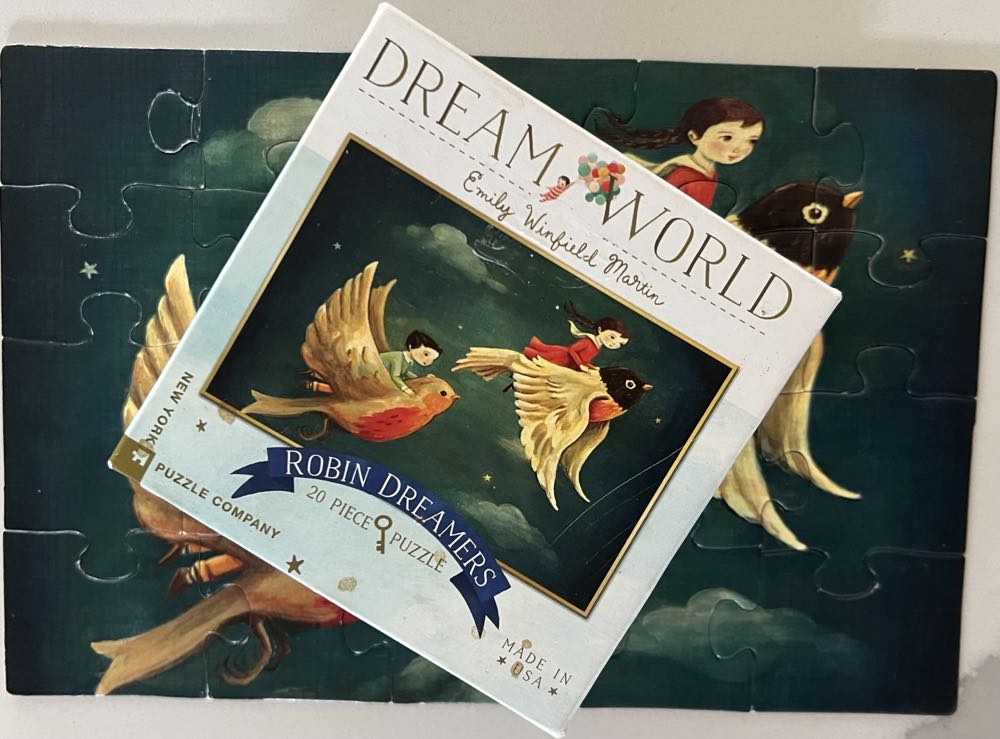 Robin Dreamers - New York Puzzle Company puzzle collectible [Barcode 819844013646] - Main Image 4