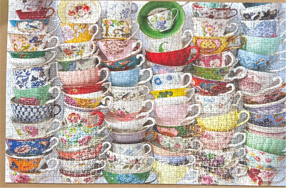 Teacups - Galison puzzle collectible [Barcode 9780735380592] - Main Image 2
