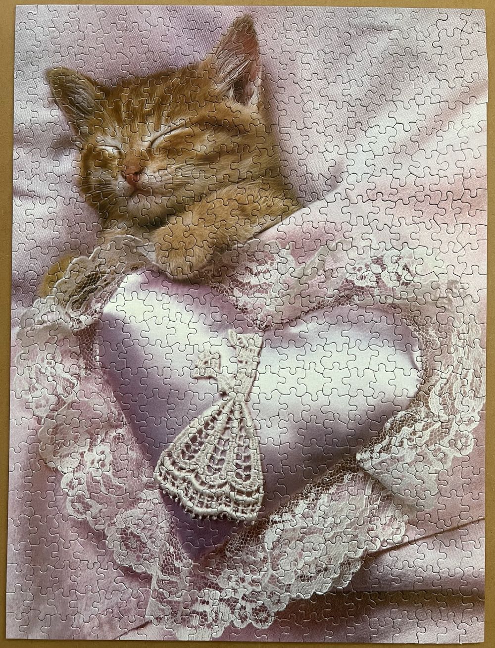 40 Winks Kitten - American Publishing Corp puzzle collectible [Barcode 078581060782] - Main Image 2