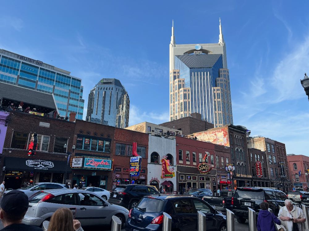 Nashville Music City - Boardwalk Puzzle Company puzzle collectible [Barcode 671095005975] - Main Image 3