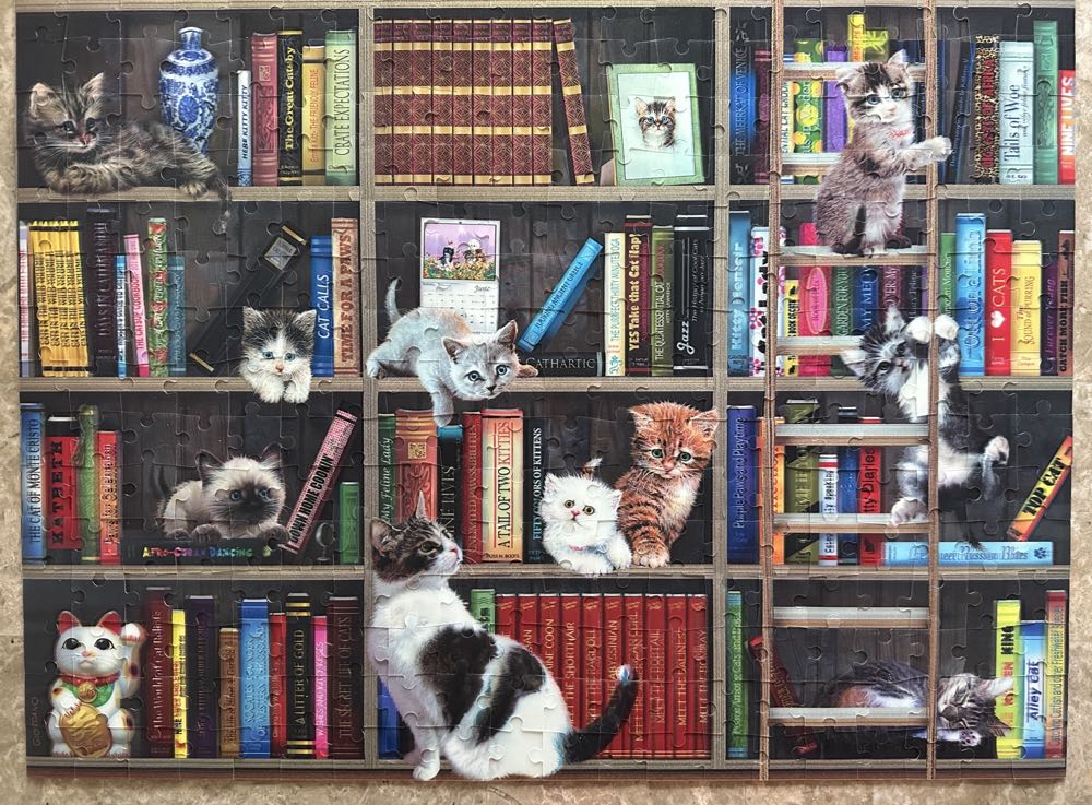 Bookshelf Kitties - Prime 3D Puzzle puzzle collectible [Barcode 670889122379] - Main Image 3