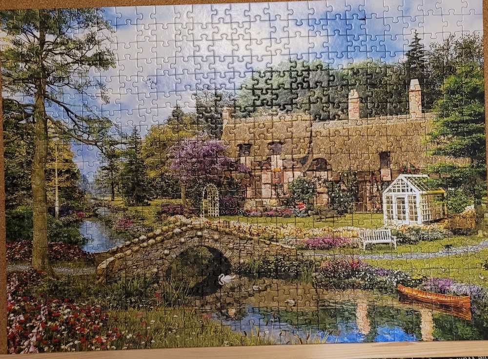 Cobble Walk Cottage - Corner Piece puzzle collectible [Barcode 5052089304482] - Main Image 2