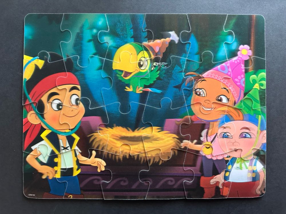 *Jake And The Neverland Pirates Lenticular - Cardinal Games puzzle collectible [Barcode 047754320596] - Main Image 2