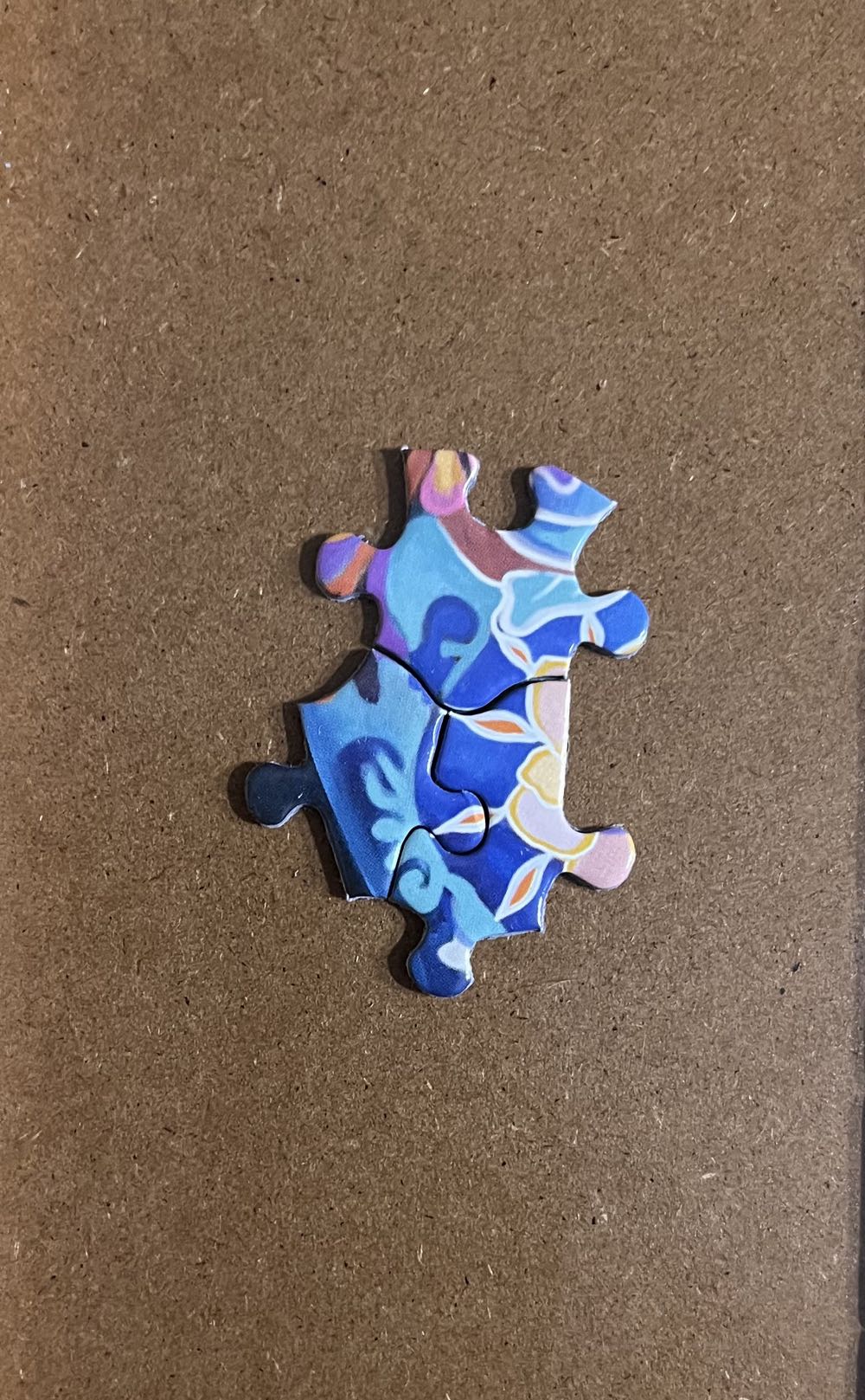 Pretty As A Pitcher - White Mountain puzzle collectible [Barcode 724819267958] - Main Image 4