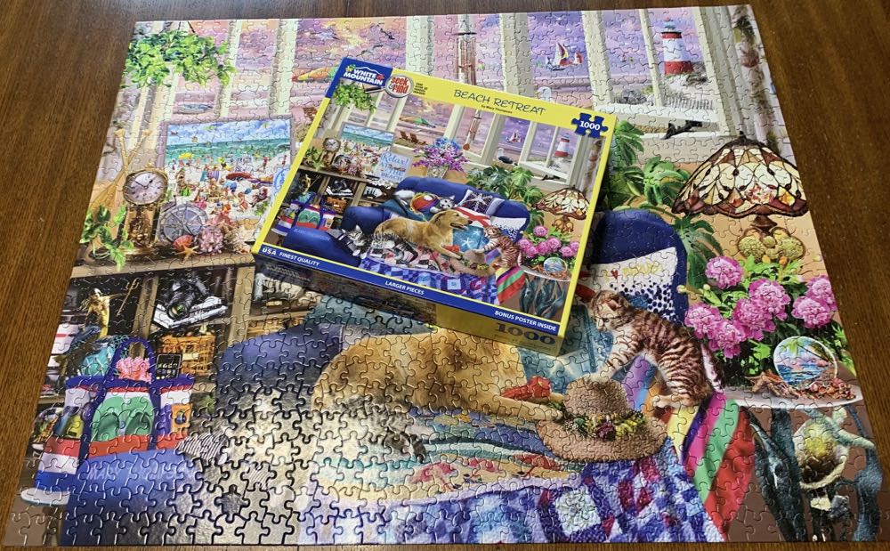 Beach Retreat - White Mountain puzzle collectible [Barcode 724819267941] - Main Image 4