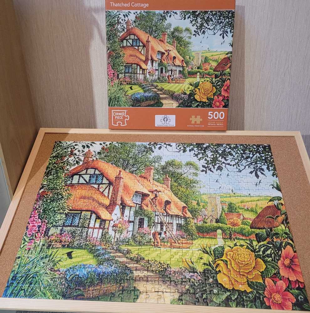 Thatched Cottage - Corner Piece puzzle collectible [Barcode 5052089347700] - Main Image 3