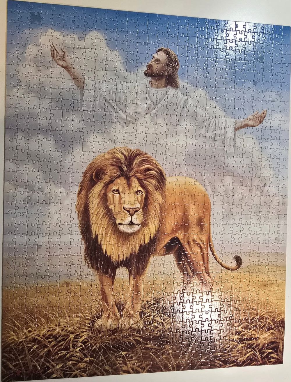 The Great Lion Of Judah - White Mountain puzzle collectible - Main Image 3