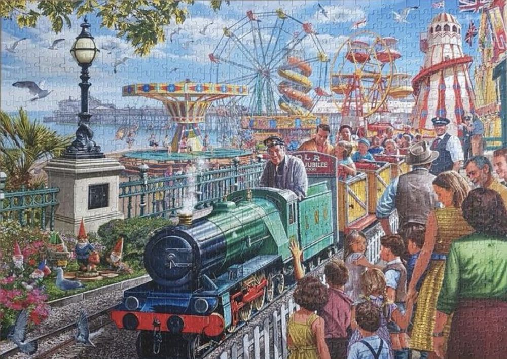 Fun At The Seaside - Falcon de luxe puzzle collectible [Barcode 8710126021941] - Main Image 3