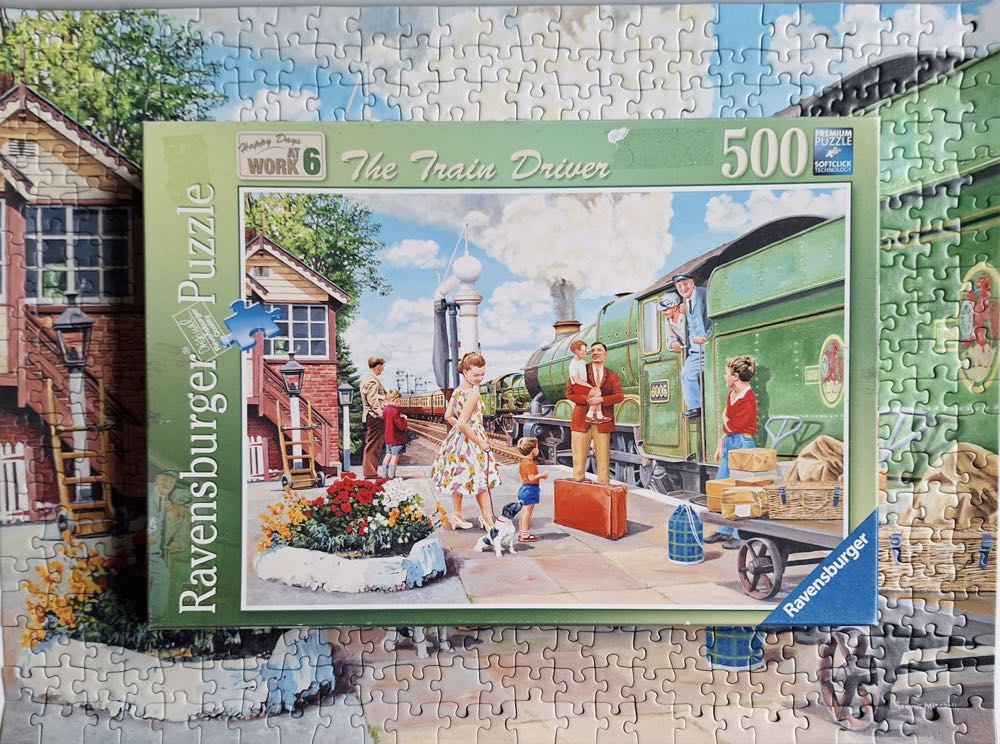 At Work: The Train Driver - Ravensburger puzzle collectible [Barcode 4005556142910] - Main Image 4