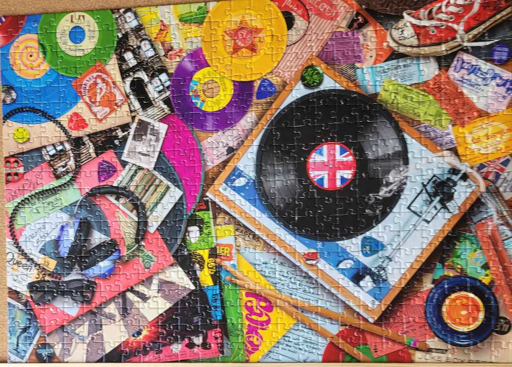 Music Fan - Corner Piece puzzle collectible - Main Image 2