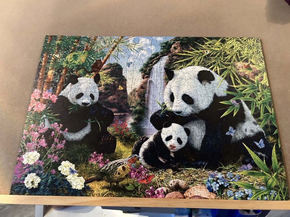 Panda Valley - Wentworth Wooden Puzzles 🇬🇧 puzzle collectible [Barcode 6050265402204] - Main Image 3